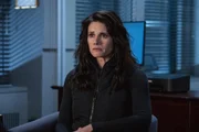 Missy Peregrym als FBI SA Maggie Bell. Missy Peregrym als FBI SA Maggie Bell.