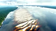 Sandbänke im Alto Rio Negro: Visuell atemberaubend, aber tatsächlich ein deutlich sichtbares Zeichen von zunehmender Trockenheit und Dürre im Norden Brasiliens. Sandbänke im Alto Rio Negro: Visuell atemberaubend, aber tatsächlich ein deutlich sichtbares Zeichen von zunehmender Trockenheit und Dürre im Norden Brasiliens.