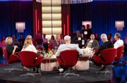 Moderatorin Susan Link (l) und Moderator Micky Beisenherz (r) mit den Gästen Hannelore Becker (hinten, 2.v.l.), Sandra Sprünken (3.v.l., hinten), Eko Fresh (3.v.r., hinten), Thomas Hermanns (2.v.r.), Max Pollux (vorn, Mitte) und Ella Endlich (2.v.l. vorne). Moderatorin Susan Link (l) und Moderator Micky Beisenherz (r) mit den Gästen Hannelore Becker (hinten, 2.v.l.), Sandra Sprünken (3.v.l., hinten), Eko Fresh (3.v.r., hinten), Thomas Hermanns (2.v.r.), Max Pollux (vorn, Mitte) und Ella Endlich (2.v.l. vorne).