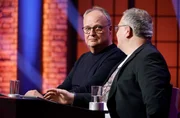 Elton und Oliver Welke (l.).