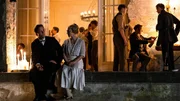 Dörte Helm (Anna Maria Mühe) und Walter Gropius (August Diehl) lernen sich bei einem Fest in Ittens Atelier besser kennen. Dörte Helm (Anna Maria Mühe) und Walter Gropius (August Diehl) lernen sich bei einem Fest in Ittens Atelier besser kennen.