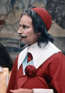 Kardinal Richelieu (Charlton Heston) will den Monarchen st&uuml;rzen.