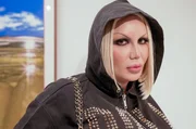 Die Künstlerin Ivana Vladislava prangert Doppelmoral und Normen an: Wer darf sich schön finden? Die Künstlerin Ivana Vladislava prangert Doppelmoral und Normen an: Wer darf sich schön finden?