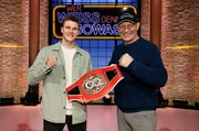 Treten bei "Wer weiß denn sowas?" als Kandidaten gegeneinander an: Der Profiboxer Simon Zachenhuber (l.) und der ehemalige Profiboxer Axel Schulz (r.). Treten bei "Wer weiß denn sowas?" als Kandidaten gegeneinander an: Der Profiboxer Simon Zachenhuber (l.) und der ehemalige Profiboxer Axel Schulz (r.).