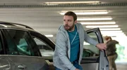 Gregor (Jonas Minthe) versucht, ein Unglück zu verhindern. Gregor (Jonas Minthe) versucht, ein Unglück zu verhindern.