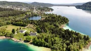 Walterskirchen am Wörthersee, Schwarzbau im Naturschutzgebiet. Walterskirchen am Wörthersee, Schwarzbau im Naturschutzgebiet.