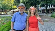 Harald Lesch und Jasmina Neudecker sind bereit f&uuml;r das "Once-in-a-Lifetime"-Erlebnis - die totale Sonnenfinsternis auf Mallorca. Das Besondere an dieser Sonnenfinsternis: Der Mond verdeckt exakt die Sonne, kurz bevor sie im Meer versinkt.