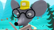 Henrietta ist ganz in ihr Buch vertieft. Henrietta ist ganz in ihr Buch vertieft.