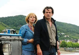 Claudia (Julia J&auml;ger) und ihr Mann Michael (Thomas Sarbacher) finden langsam wieder zusammen.