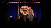 Comedienne Tiff Stevenson auf einer der 100 Stand-Up B&uuml;hnen Londons, dem &bdquo;Comedy Store&ldquo;.