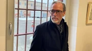 Peter in seinem ehemaligen Gefängnis. Heute ist es ein Menschenrechtszentrum. Peter in seinem ehemaligen Gefängnis. Heute ist es ein Menschenrechtszentrum.