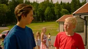 Theo (Herman Nysaether Grinde, rechts) w&uuml;rde gern wieder mehr Zeit mit seinem besten Freunde Sebbe (Mathias G. Tiedemann, links) verbringen. Und der?