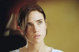 Betty Ross (Jennifer Connelly) ist die einzige Person, die Hulk noch an sich ran l&auml;sst ...