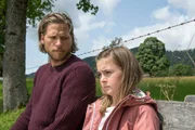 Markus (Sebastian Ströbel) und Mia (Mia-Sophie Ballauf) müssen ab jetzt zusammenhalten. Markus (Sebastian Ströbel) und Mia (Mia-Sophie Ballauf) müssen ab jetzt zusammenhalten.