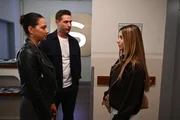 Charlotte "Charlie" (Shaolyn Fernandez, l.) kann nicht verhindern, dass Teodora (Camelia Minicuta) ihr den Unfall übelnimmt. In der Mitte Deniz (Igor Dolgatschew). Charlotte "Charlie" (Shaolyn Fernandez, l.) kann nicht verhindern, dass Teodora (Camelia Minicuta) ihr den Unfall übelnimmt. In der Mitte Deniz (Igor Dolgatschew).