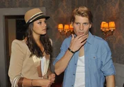 Dominik (Raul Richter) weigert sich, Jasmin (Janina Uhse) die Ursache für den eskalierten Streit mit Tuner zu erklären. Dominik (Raul Richter) weigert sich, Jasmin (Janina Uhse) die Ursache für den eskalierten Streit mit Tuner zu erklären.