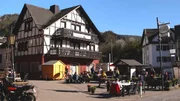 Das Haus Caspari ein Jahr nach der Flut. Das Haus Caspari ein Jahr nach der Flut.