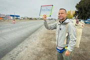 Jan Fitze muss lange auf eine Mitfahrgelegenheit nach Bahia Blanca warten. Jan Fitze muss lange auf eine Mitfahrgelegenheit nach Bahia Blanca warten.