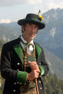 Hubert von Goisern (Bauer Paul Adler).