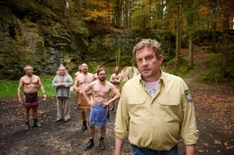 Vorne, v.li.: Fl&ouml;tzinger (Daniel Christensen), Franz Eberhofer (Sebastian Bezzel).