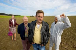 v.li.: Susi (Lisa Maria Potthoff), Rudi Birkenberger (Simon Schwarz), Franz Eberhofer (Sebastian Bezzel), Pathologe G&uuml;nther (Michael Ostrowski).