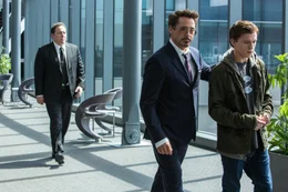 Jon Favreau (Happy Hogan), Robert Downey jr. (Tony Stark / Iron Man), Tom Holland (Peter Parker / Spider-Man).
