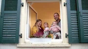 Steffi und Christian mit den beiden Töchtern Tilda und Marta. Steffi und Christian mit den beiden Töchtern Tilda und Marta.