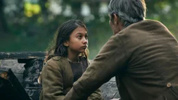 Anmai Mus (Melina Hagberg) und Ludvig Kahlen (Mads Mikkelsen).