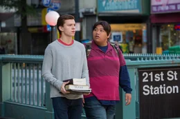 Tom Holland (Peter Parker / Spider-Man), Jacob Batalon (Ned).