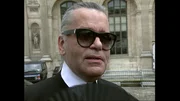 Unverkennbar: Karl Lagerfeld.