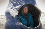 Der d&auml;nische Bildhauer und Maler Jeppe Hein zog nach einem heftigen Burnout den Stecker. Seither ist das Atmen zum zentralen Punkt seiner Kunst geworden.