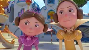 Prinzessin Roxana (li.) und Prinzessin Daphne (re.) erhoffen sich viel von ihrem Froschprinz.