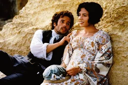Fernand Mondego (Guy Pearce) und Merc&eacute;dčs Iguanada (Dagmara Dominczyk)