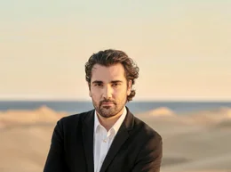 Jonathan Tetelman.