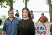 Die Camper bereiten sich auf ihre Demonstration vor (v.li.: Vitus Zeplichal, Janina Hartwig). Die Camper bereiten sich auf ihre Demonstration vor (v.li.: Vitus Zeplichal, Janina Hartwig).