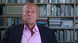 George Englund schrieb zwei B&uuml;cher &uuml;ber seinen Freund und Kollegen Marlon Brando, die 2004 bzw. 2005 ver&ouml;ffentlicht wurden.