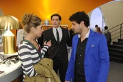Nina (Maria Wedig, l.) begreift, dass es nur noch eine Frage der Zeit ist, bis Kai (Frederic Böhle, M.) sie zu einer Affekthandlung provoziert, die sie wieder hinter Gitter bringen wird. Als Konsequenz beschließt sie einen harten Schnitt zu machen und jeden Kontakt zu Luca (Manuel Cortez, r.), Carla und Kai abzubrechen ... Nina (Maria Wedig, l.) begreift, dass es nur noch eine Frage der Zeit ist, bis Kai (Frederic Böhle, M.) sie zu einer Affekthandlung provoziert, die sie wieder hinter Gitter bringen wird. Als Konsequenz beschließt sie einen harten Schnitt zu machen und jeden Kontakt zu Luca (Manuel Cortez, r.), Carla und Kai abzubrechen ...
