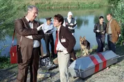 (v.li.): Gerhard Zemann (Dr. Leo Graf), Alexander Pschill (Marc Hoffmann), Elke Winkens (Niki Herzog), Martin Weinek (Fritz Kunz). (v.li.): Gerhard Zemann (Dr. Leo Graf), Alexander Pschill (Marc Hoffmann), Elke Winkens (Niki Herzog), Martin Weinek (Fritz Kunz).