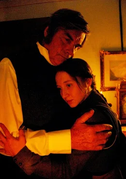 Peter Simonischek (Vater Plochl), Anna Maria M&uuml;he (Anna Plochl).