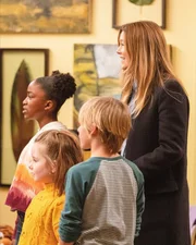 Dr. Meredith Grey (Ellen Pompeo).