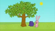 Hase und Elefant unter einem Baum