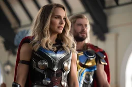(L-R): Mighty Thor (Natalie Portman) und Thor (Chris Hemsworth)