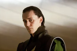 Loki (Tom Hiddleston).