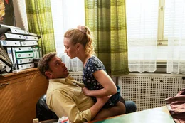 Franz Eberhofer (Sebastian Bezzel), Susi (Lisa Maria Potthoff).