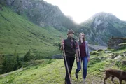 Bei einem Spaziergang über die Alm kann man die Seele baumeln lassen Bei einem Spaziergang über die Alm kann man die Seele baumeln lassen