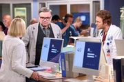 (l-r) Jessy Schram als Hannah Asher, Oliver Platt als Daniel Charles, Nick Gehlfuss als Will Halstead
