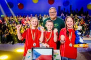 Das Rateteam aus Prag/Tschechien hat heute viel gelernt: Über Frösche und wie eine Quizshow funktioniert. Das Rateteam aus Prag/Tschechien hat heute viel gelernt: Über Frösche und wie eine Quizshow funktioniert.