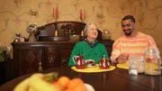 Zwei Generationen leben zusammen - Louis (26) und seine Oma Eva (81). Zwei Generationen leben zusammen - Louis (26) und seine Oma Eva (81).