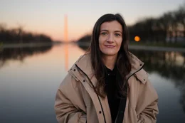 SRF DOK Konservativ, weiblich, einflussreich &ndash; Rechte Aktivistinnen in den USA Warum propagieren junge Frauen ein Weltbild, das s&auml;mtliche Frauen untergr&auml;bt? Die Journalistin Layla Wright geht dieser und anderen Fragen nach.  Copyright: SRF/Mindhouse