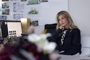 Benedikt l&auml;sst sich wider Willen von Patrizia (Miriam Lahnstein) nachdenklich stimmen.